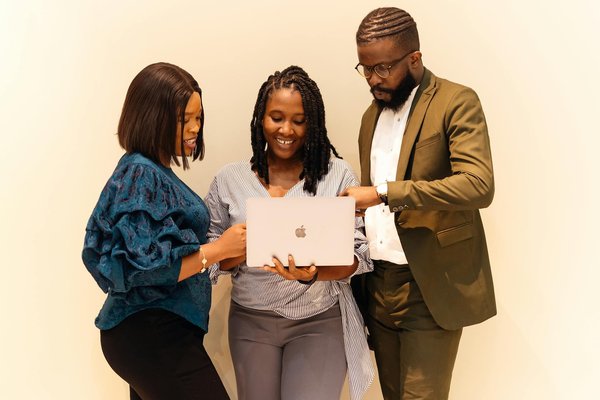 Guide ultime des assurances professionnelles pour sécuriser votre activité